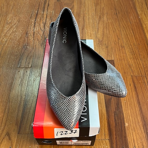 Vionic Shoes - Vionic Gunmetal Snake Flats size 10 with shoebox